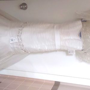 New David's Bridal Wedding Dress